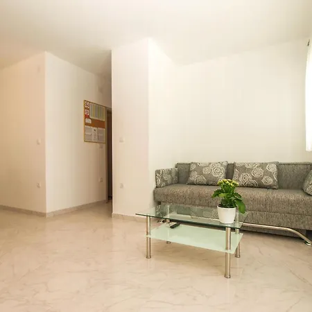 Apartamento Pikula Mit Gemeinsamem Pool