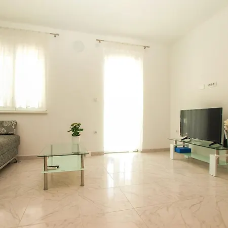 Pikula App2 Apartment Štinjan