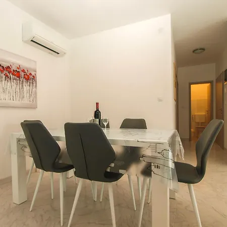 Apartment Pikula App2 *