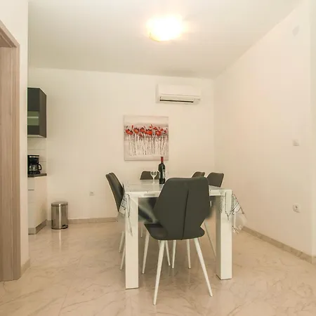 Apartment Pikula App2