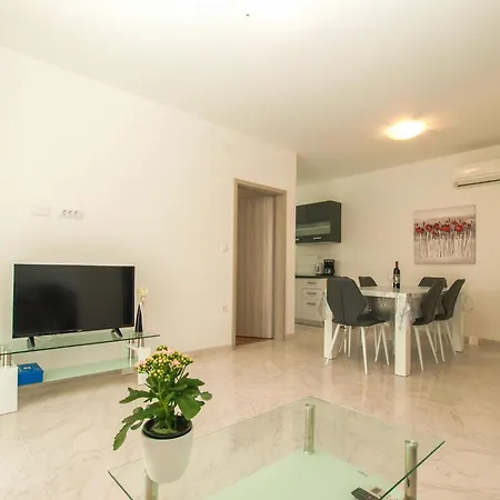 Apartment Pikula App2 Štinjan